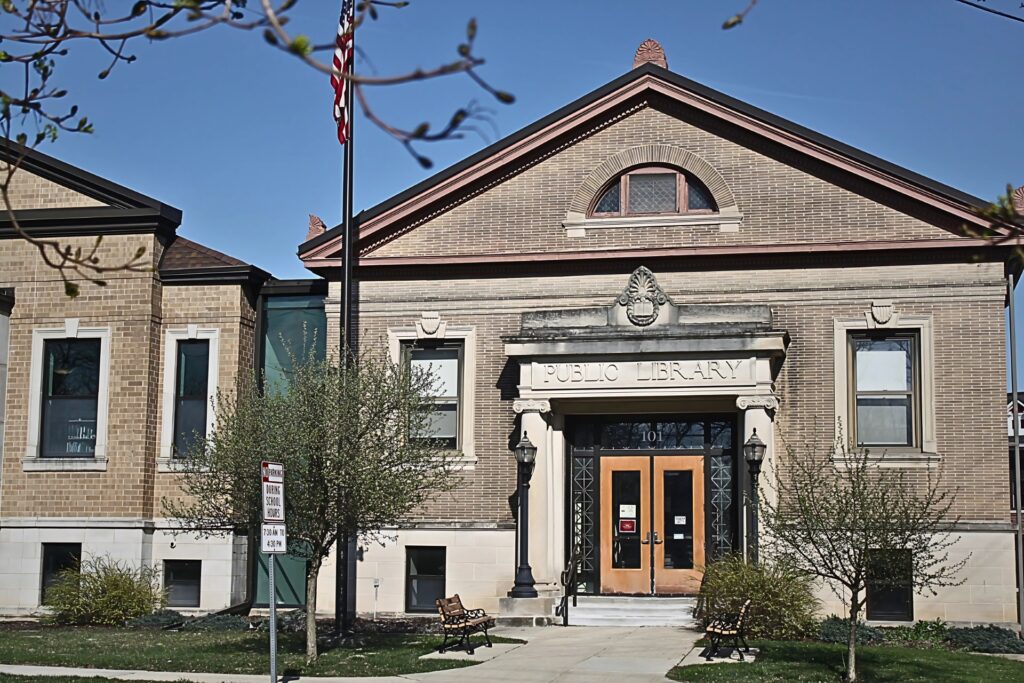 Exterior picture of the Edgerton Public Library